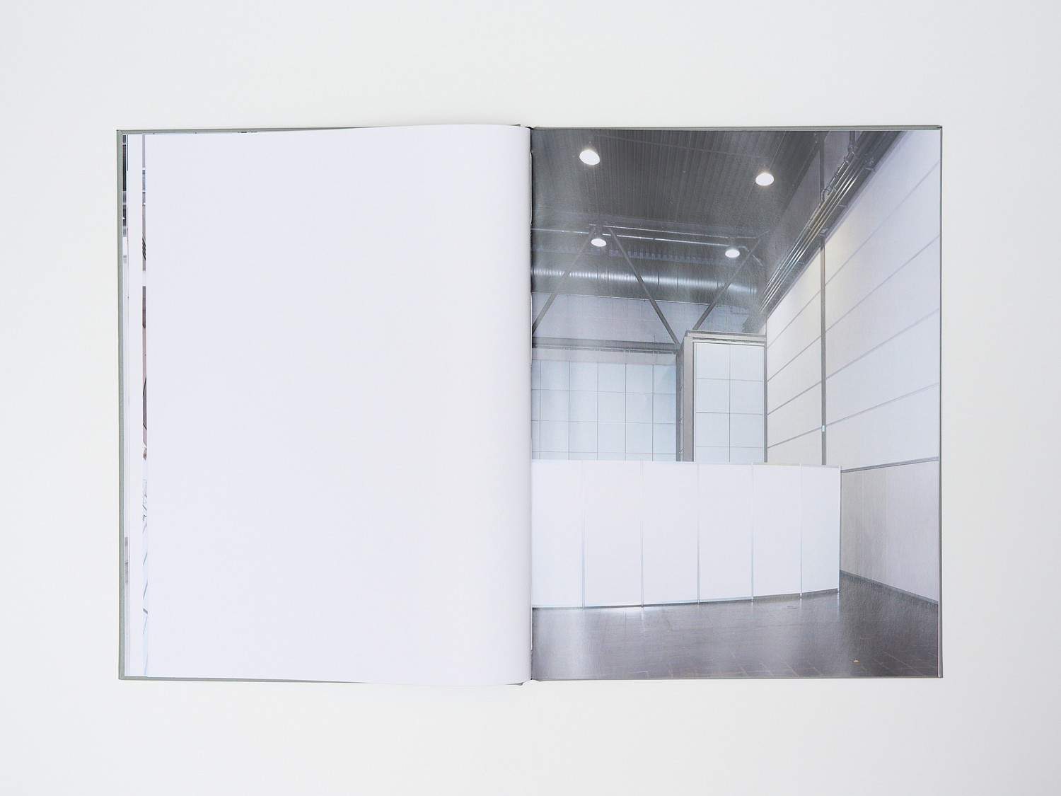 Wir schlafen nicht book and exhibition documentation 13
