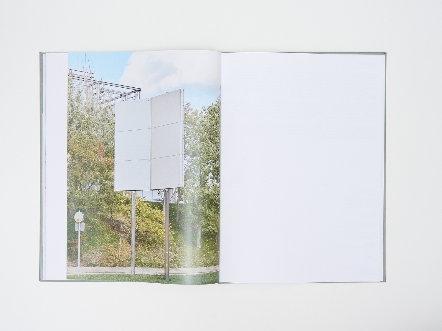 Wir schlafen nicht book and exhibition documentation 29