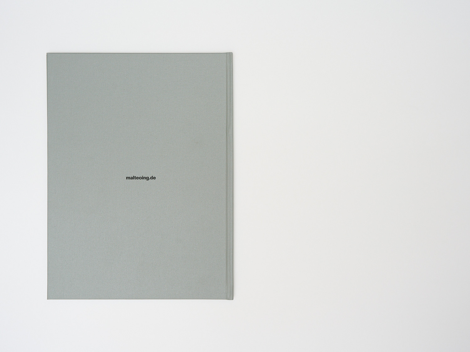 Wir schlafen nicht book and exhibition documentation 31