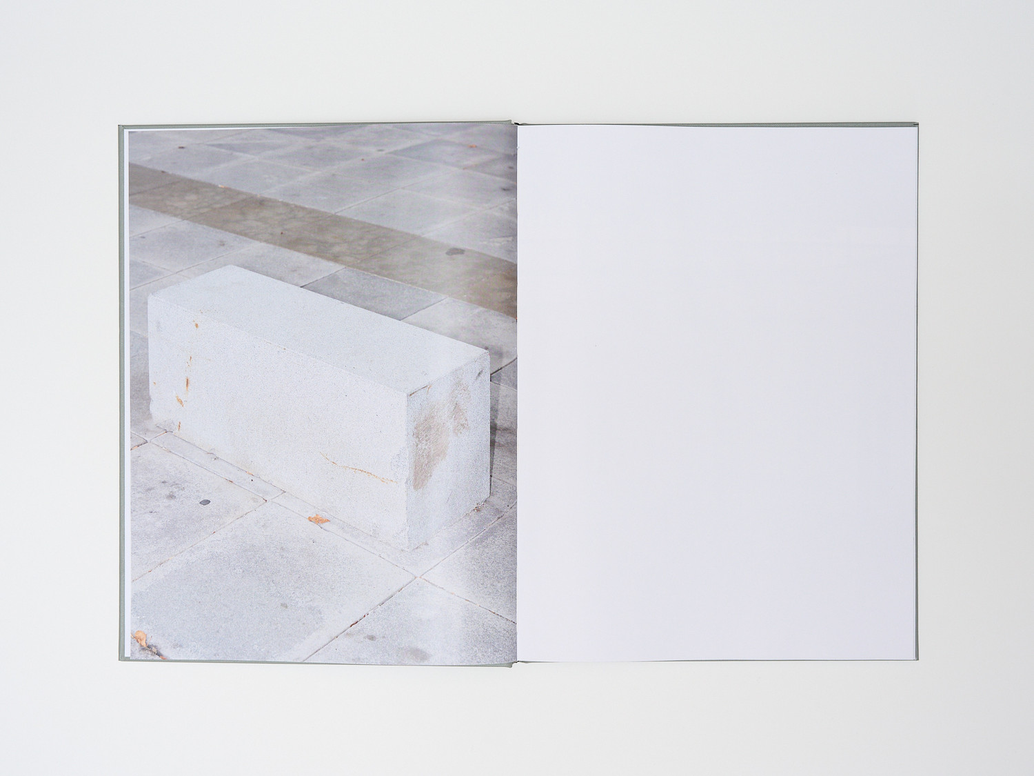 Wir schlafen nicht book and exhibition documentation 5