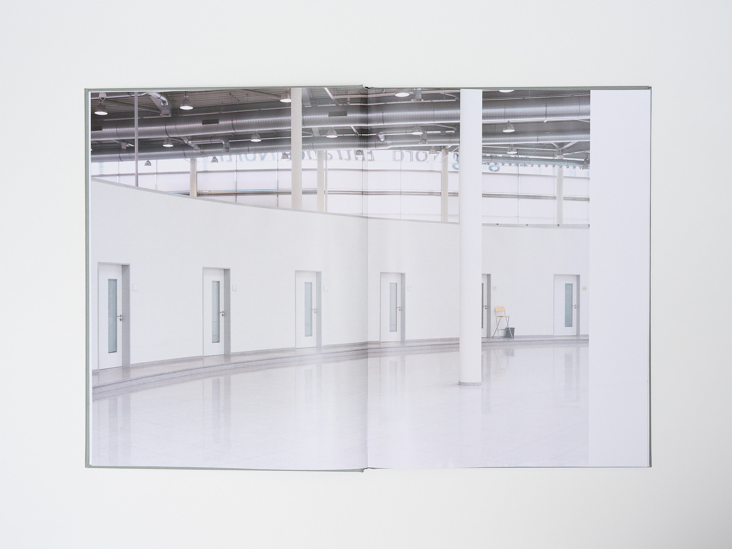 Wir schlafen nicht book and exhibition documentation 6