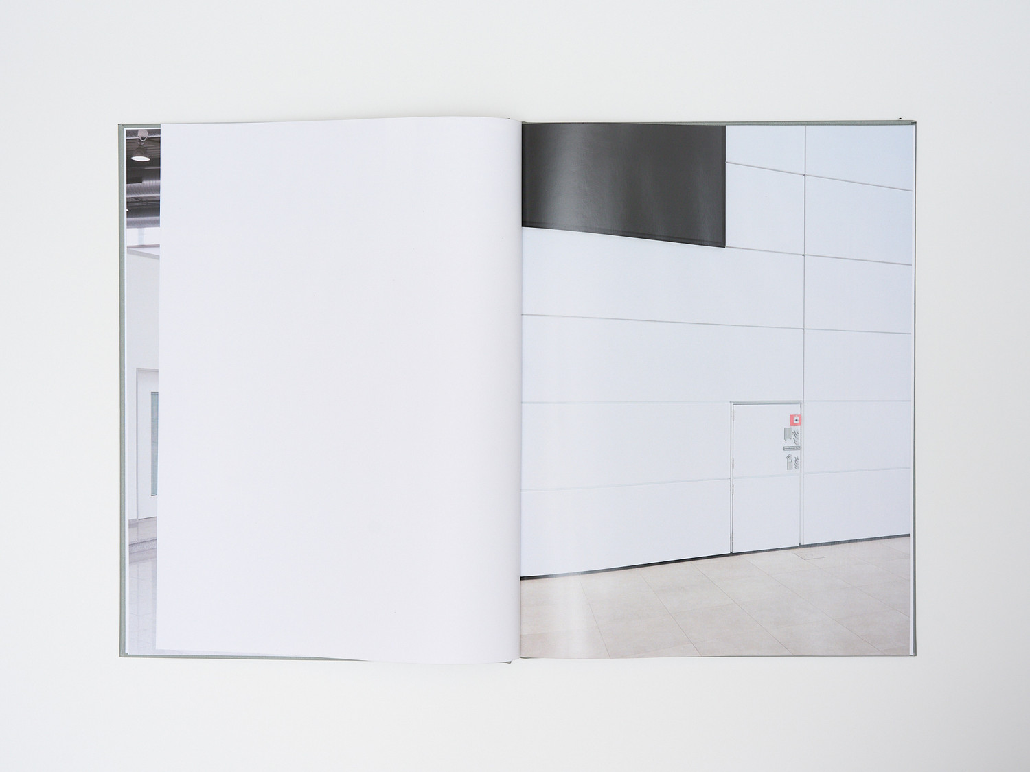 Wir schlafen nicht book and exhibition documentation 7