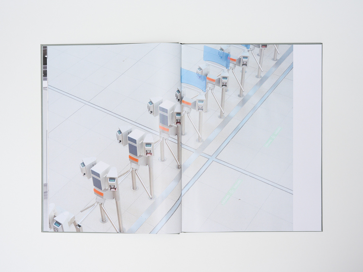 Wir schlafen nicht book and exhibition documentation 9